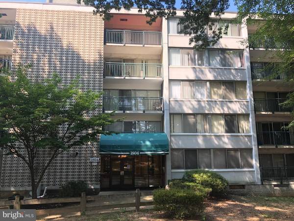 1804 METZEROTT RD #401, Adelphi, MD 20783