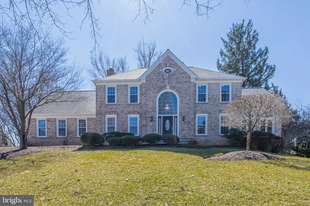 Vienna, VA 22182,9921 ROSEWOOD HILL CIR