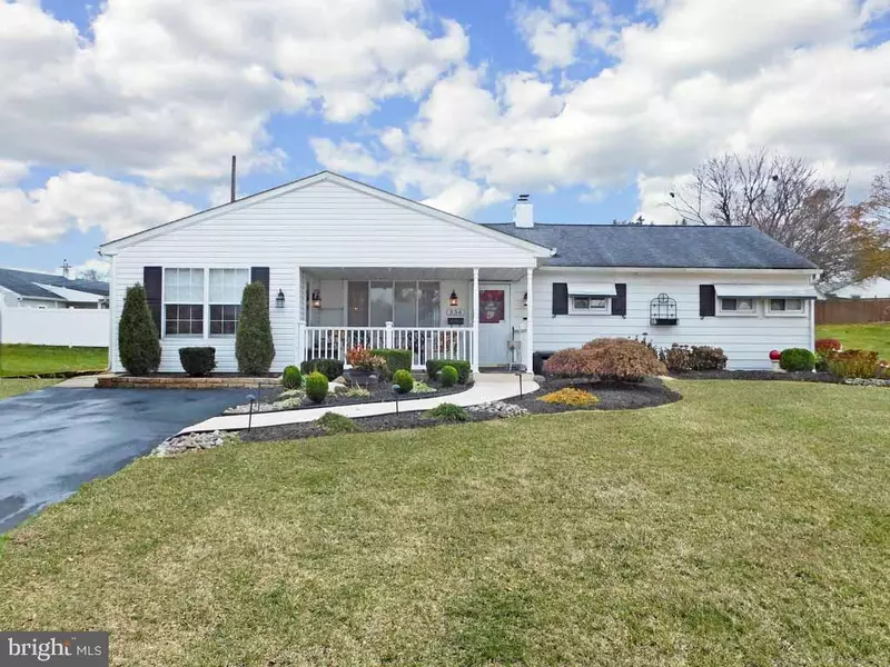 236 SUFFOLK RD, Fairless Hills, PA 19030