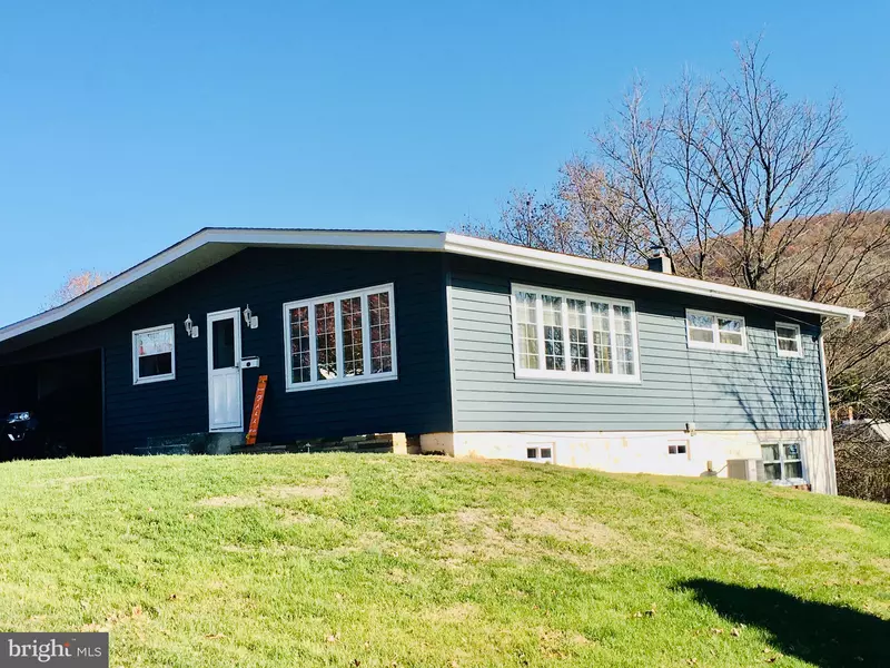 325 GRAND AVE, Keyser, WV 26726