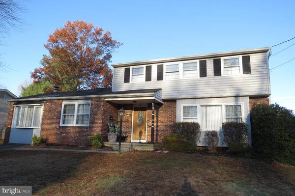 10 MULBERRY RD, Blackwood, NJ 08012