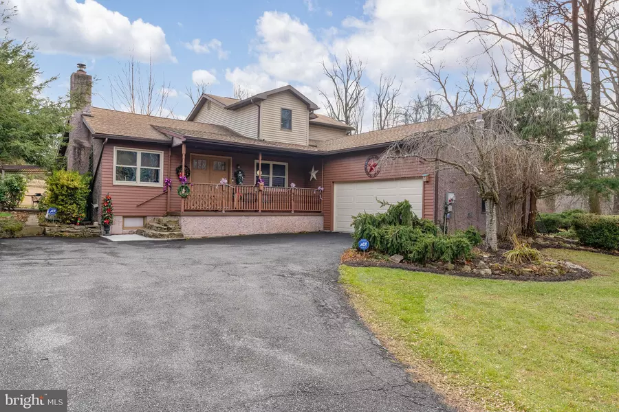 2161 WILLIAMS CHURCH RD, Hellertown, PA 18055