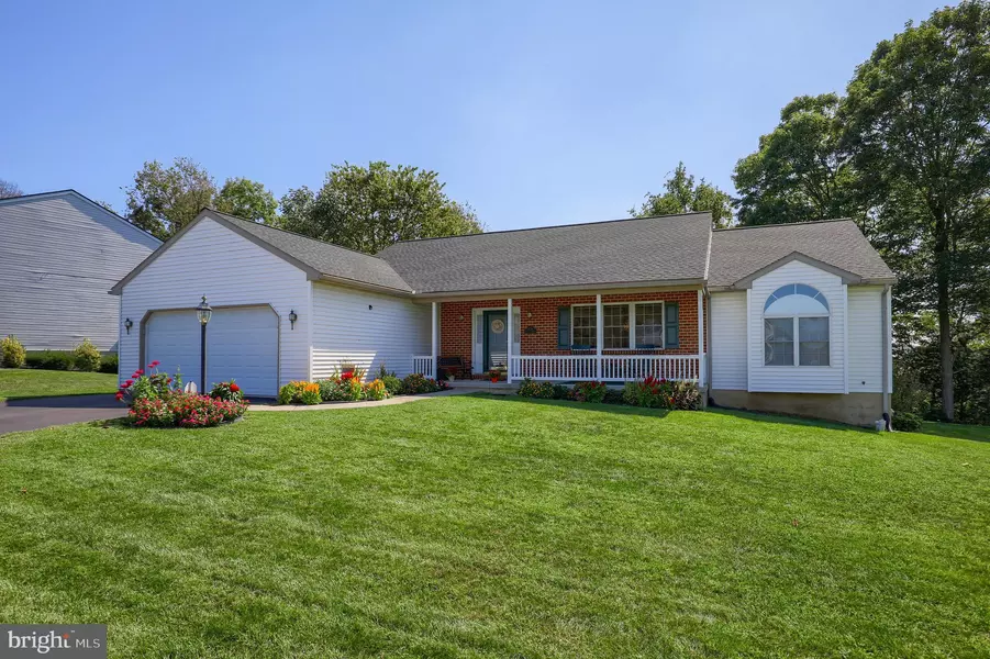 1728 SOUTHPORT DR, Lancaster, PA 17603