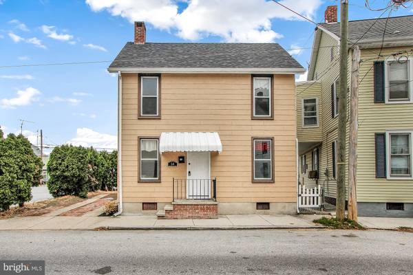 14 MCALLISTER ST, Hanover, PA 17331