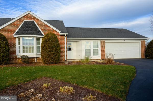 18 FIELDCREST DR, Mechanicsburg, PA 17050