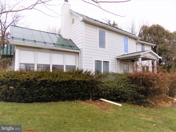 13927 LEETOWN RD, Kearneysville, WV 25430