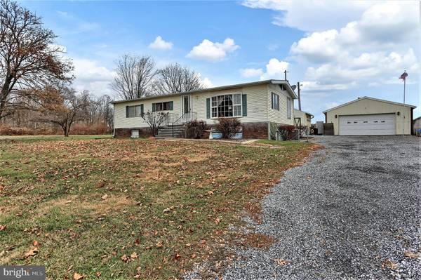 428 LINE RD, Littlestown, PA 17340