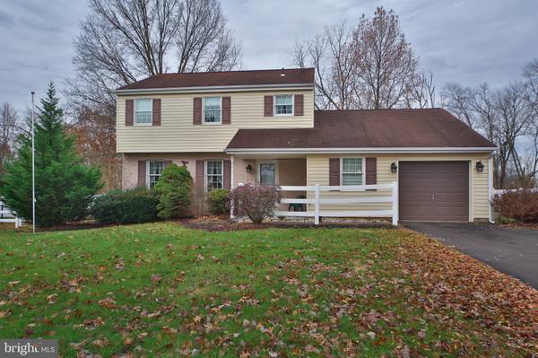 2112 HORSESHOE RD, Warrington, PA 18976