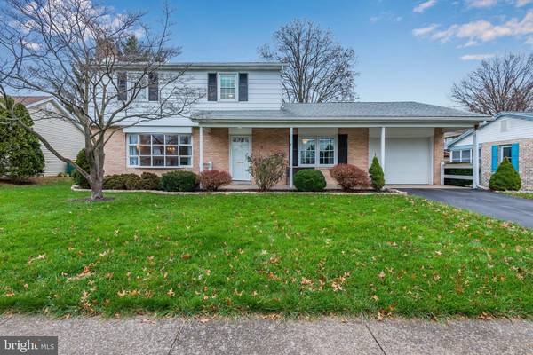 3 ROYAL OAK CIR, Camp Hill, PA 17011