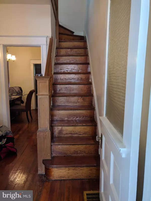 Philadelphia, PA 19120,164 W CLARKSON AVE