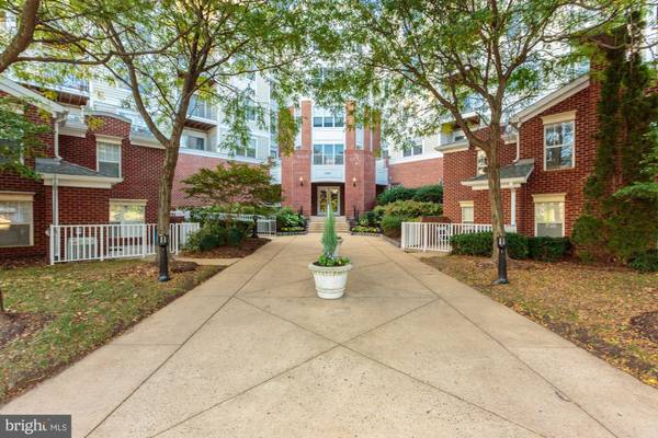 1645 INTERNATIONAL DR #425, Mclean, VA 22102