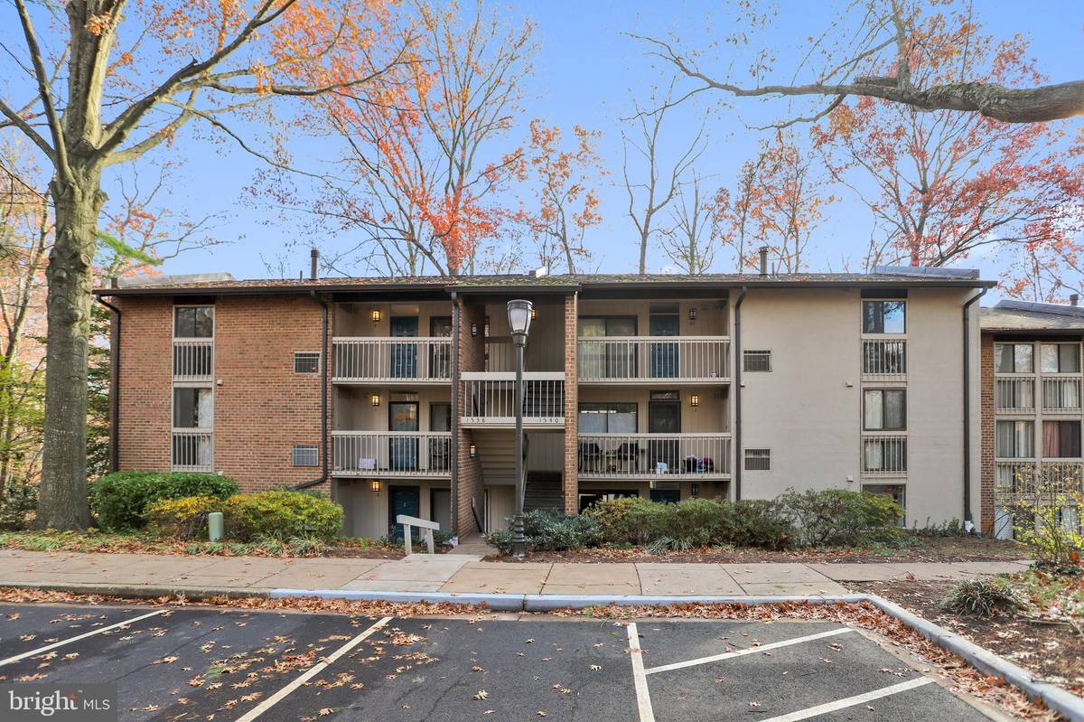 Reston, VA 20190,1538 MOORINGS DR #21B