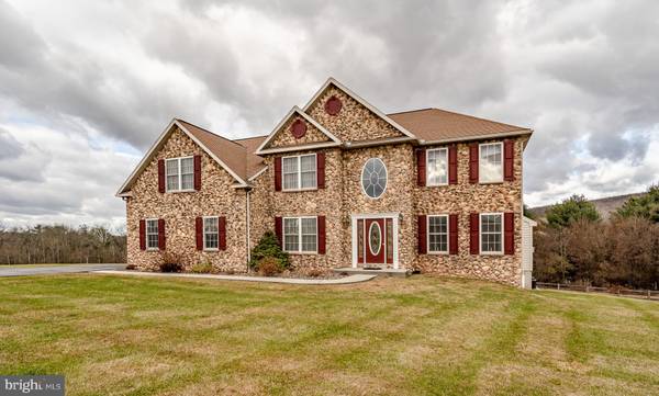 103 FARM VIEW CT, Douglassville, PA 19518