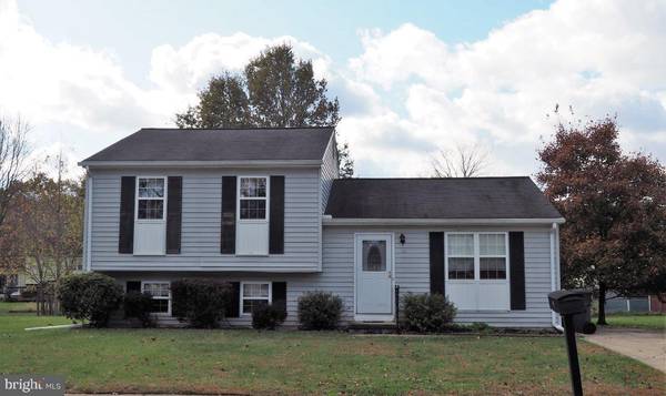 13 SUE LN, Newark, DE 19711