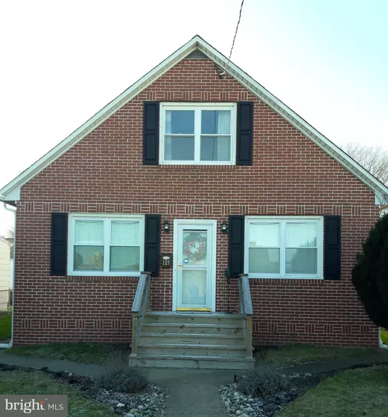 121 PARK AVE, Morrisville, PA 19067