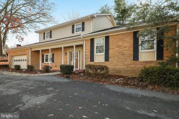 11 RIDGEMORE CIR, Fredericksburg, VA 22405