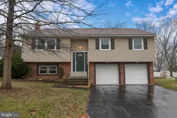 449 ASHFORD DR, Lancaster, PA 17601