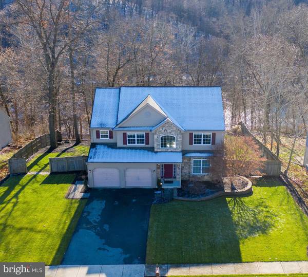 150 BURBERRY LN, Mount Wolf, PA 17347