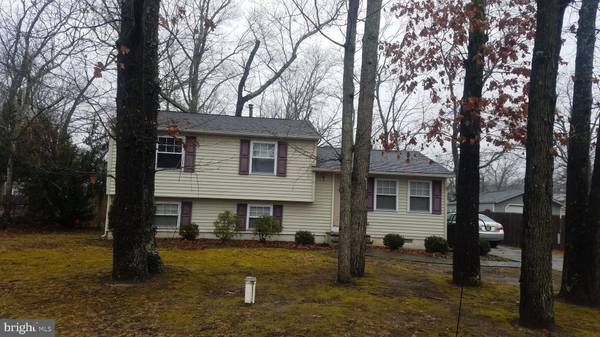 28 CEDAR LAKE DR, Williamstown, NJ 08094