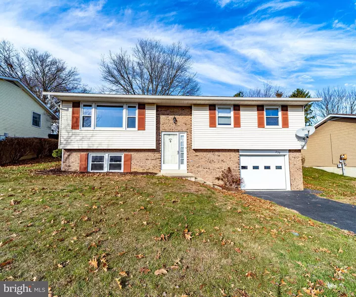 239 BOOMERANG DR, Ephrata, PA 17522