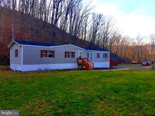 718 SAND MINE RD, Berkeley Springs, WV 25411