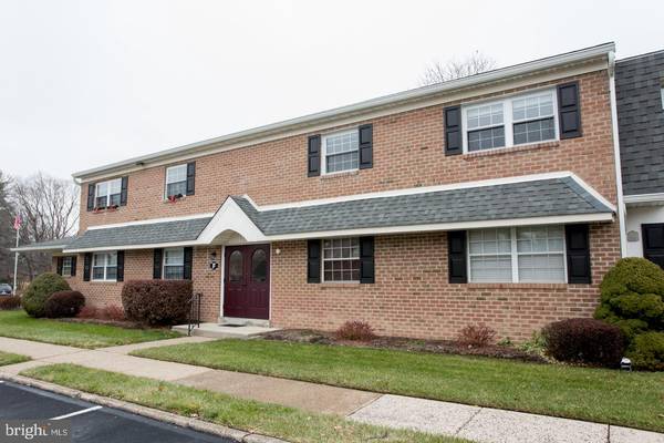 598 HAMPTON AVE, -205F HAMPTON CROSSING #F, Southampton, PA 18966