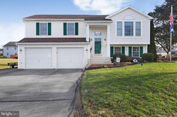 11792 WAXWING DR, Greencastle, PA 17225