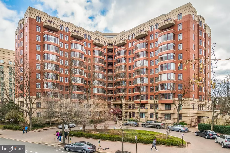 2400 CLARENDON BLVD #1001, Arlington, VA 22201