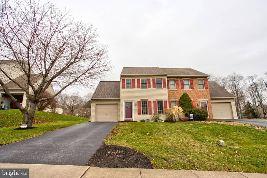 703 FIELDSTONE LN, Elizabethtown, PA 17022