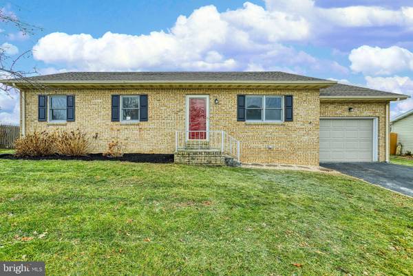 81 LION DR, Hanover, PA 17331