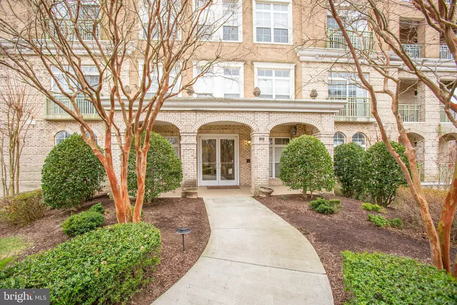 810 BELMONT BAY DR #106, Woodbridge, VA 22191