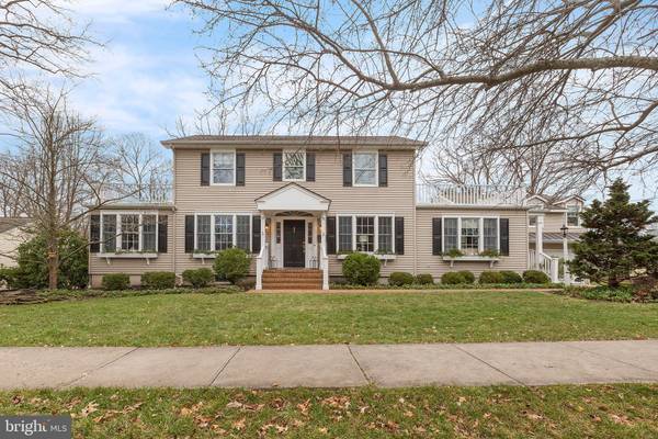 8 E FRANKLIN AVE, Pennington, NJ 08534