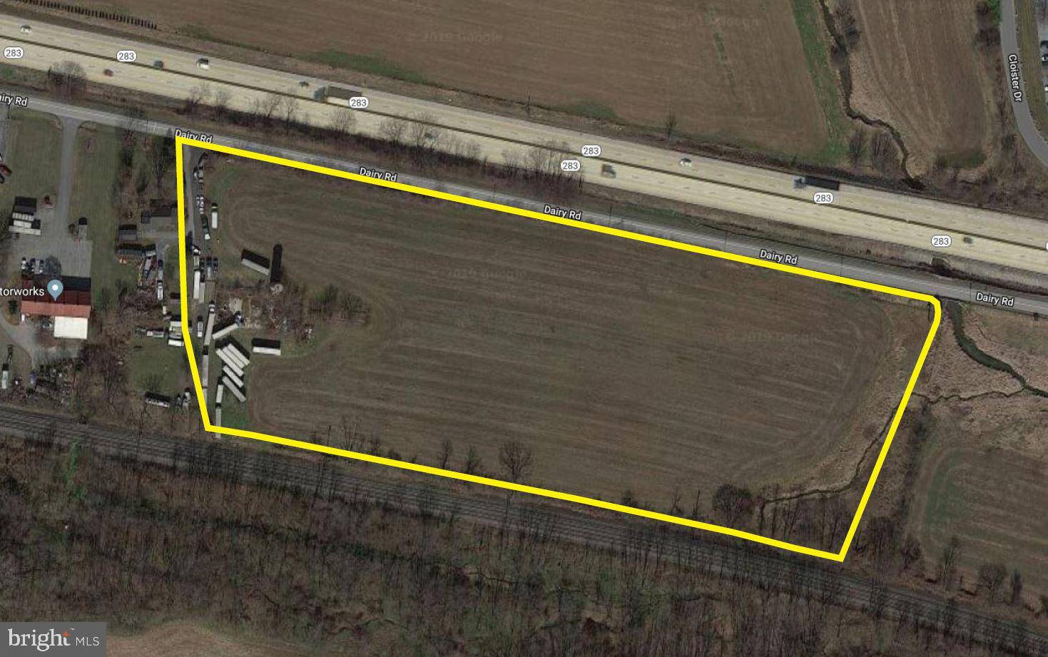 2220 DAIRY RD, Lancaster, PA 17601