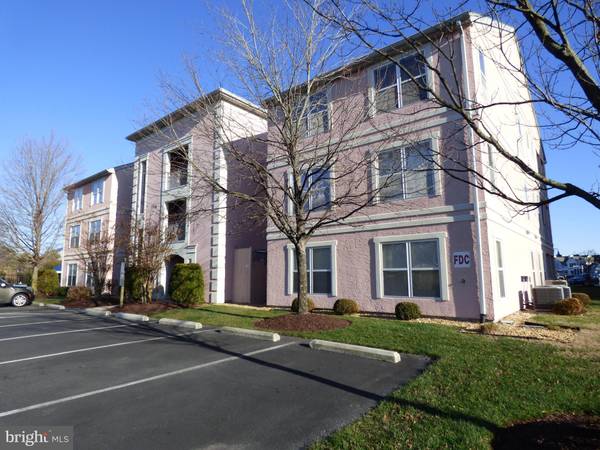 7402 YACHT CLUB DR #121, Berlin, MD 21811