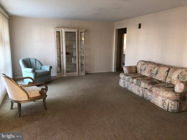 Cheltenham, PA 19012,8007 ELLEN LN