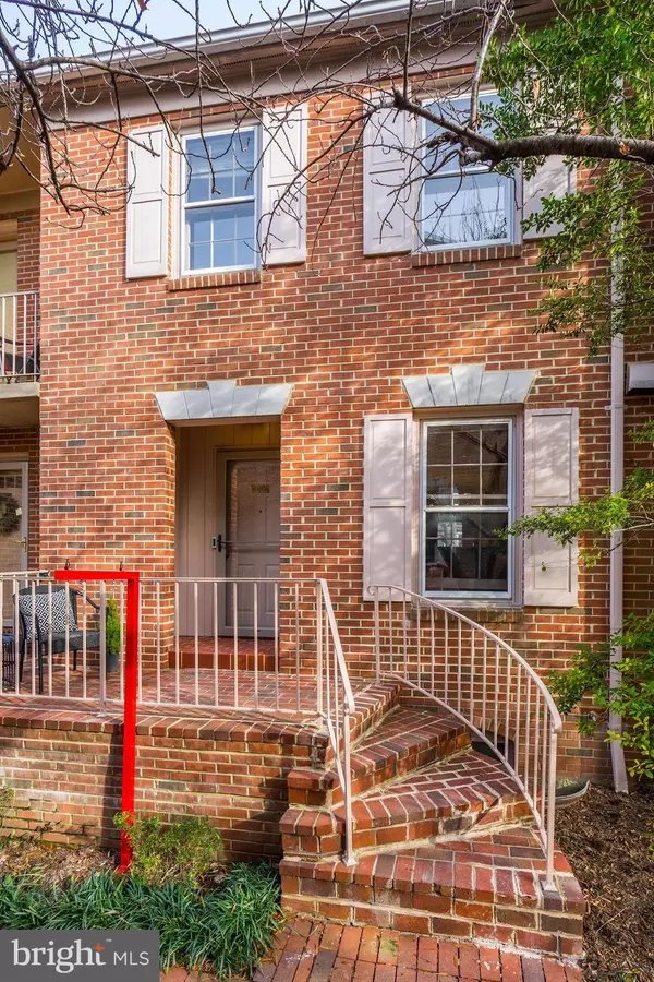 1003B N DANIEL ST, Arlington, VA 22201