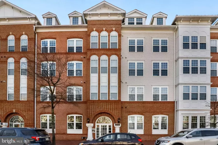 4950 BRENMAN PARK DR #214, Alexandria, VA 22304