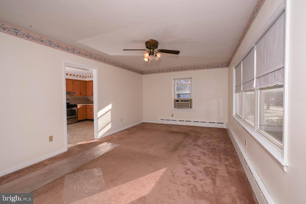 Coopersburg, PA 18036,6869 N MAIN ST