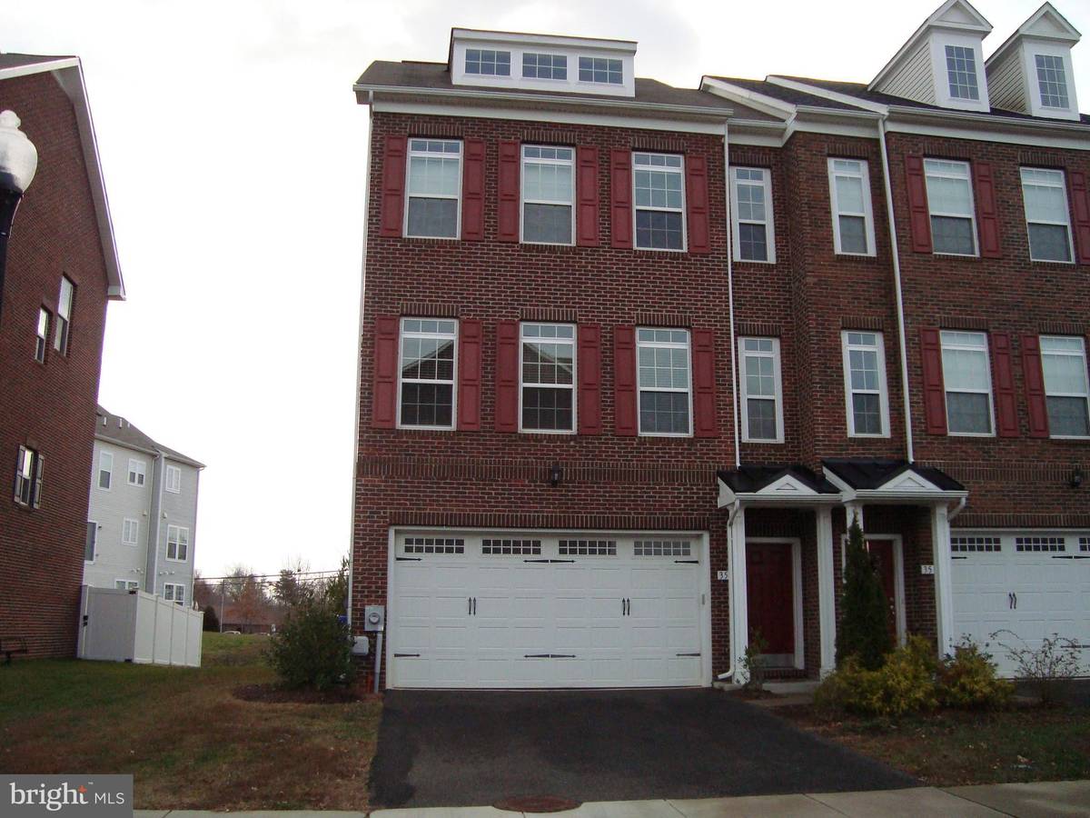 Waldorf, MD 20601,3511 FLAGSTONE ST