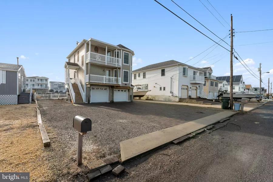 333 KINGFISHER RD, Tuckerton, NJ 08087