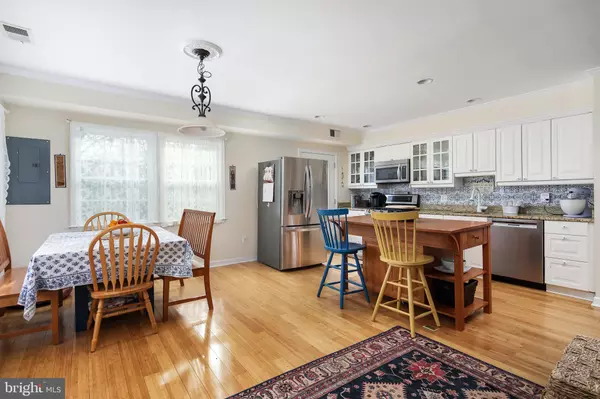 Falls Church, VA 22043,7422 HOWARD CT