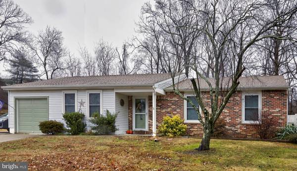 4 QUAIL HOLLOW DR, Westampton, NJ 08060