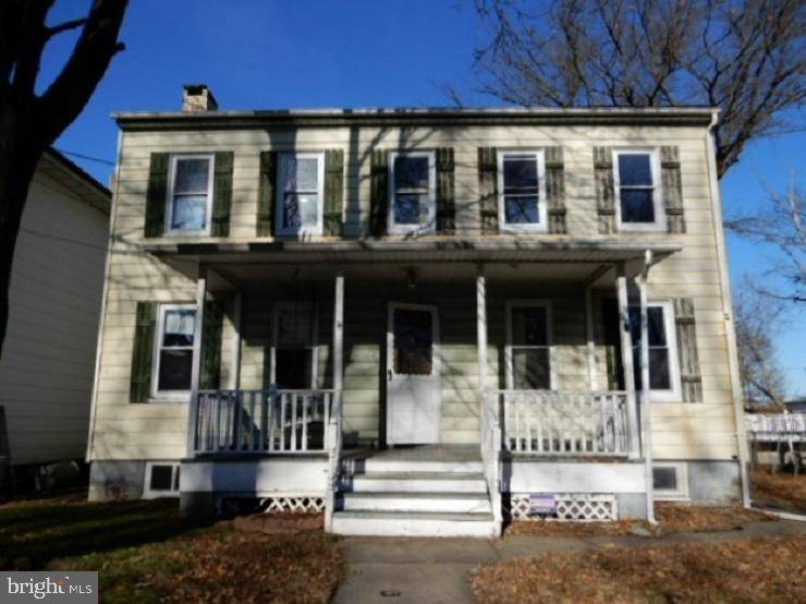 4 THOMPSON AVE, Trenton, NJ 08619