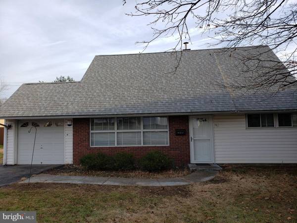 16 QUEEN LILY RD, Levittown, PA 19057