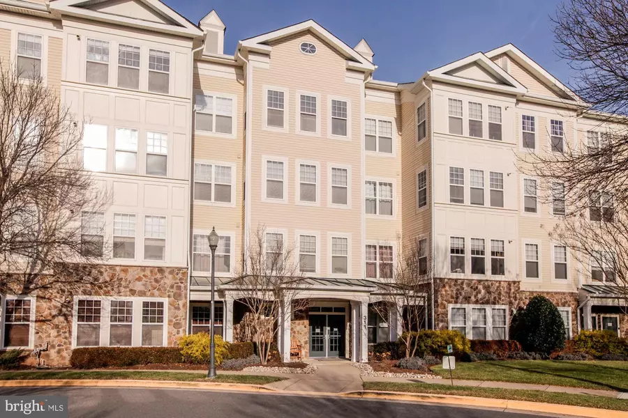 311 HIGH GABLES DR #409, Gaithersburg, MD 20878