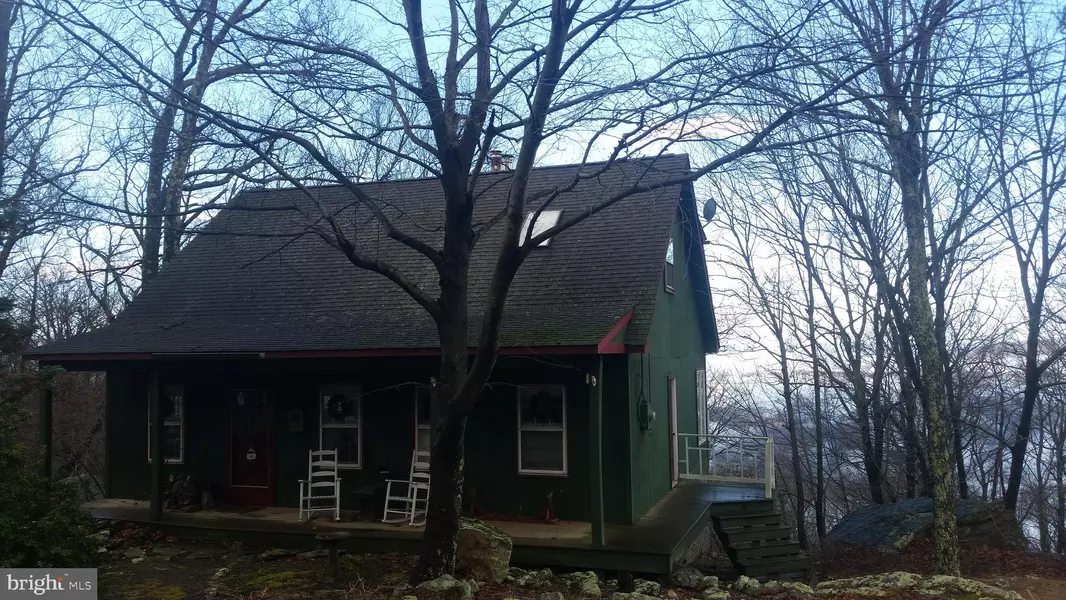 6 FIRE TOWER RD, Great Cacapon, WV 25422