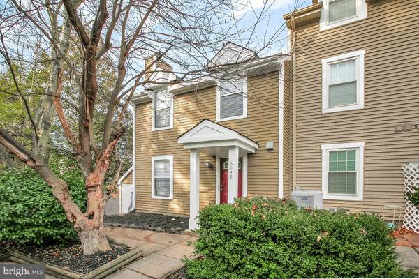 6048 NETHERTON ST, Centreville, VA 20120