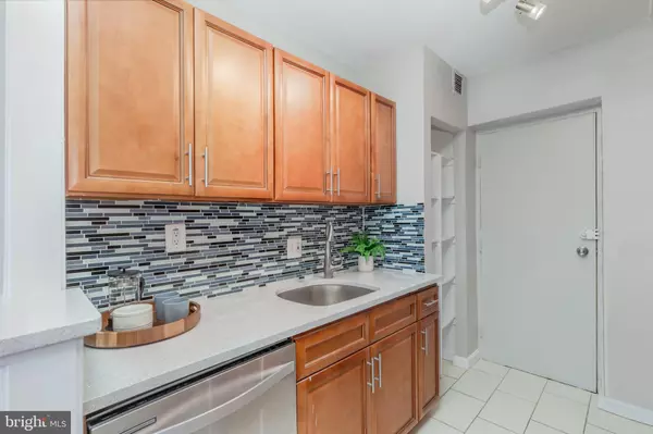 Arlington, VA 22204,3701 5TH ST S #310