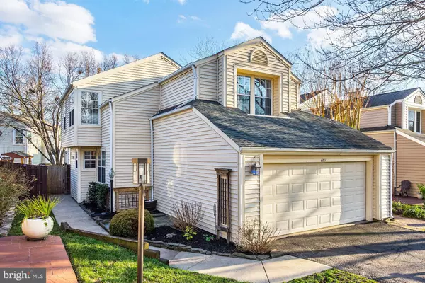 Alexandria, VA 22315,6011 GOOD LION CT