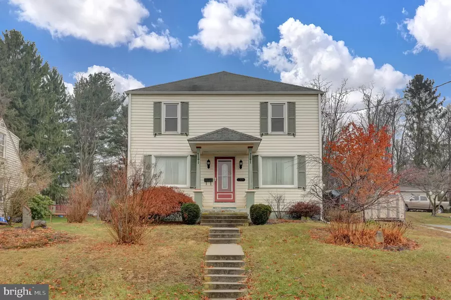 423 N WALNUT ST, Mount Holly Springs, PA 17065